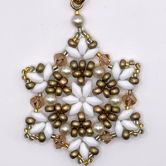 Gold Tone White Czech Glass Hand Beaded Snowflake Pendant Necklace - Picture 1 of 11